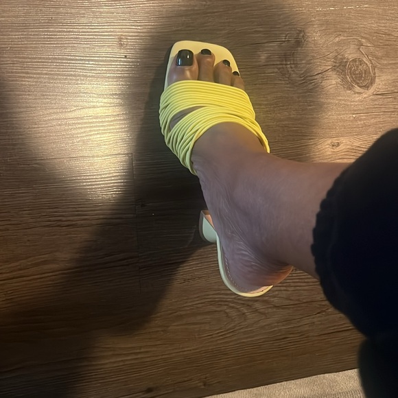 Yellow Isabella Heels - Picture 5 of 5